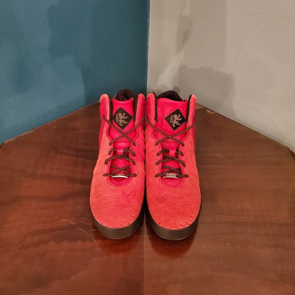 Nike Lebron James XI Red Suede Leather 11